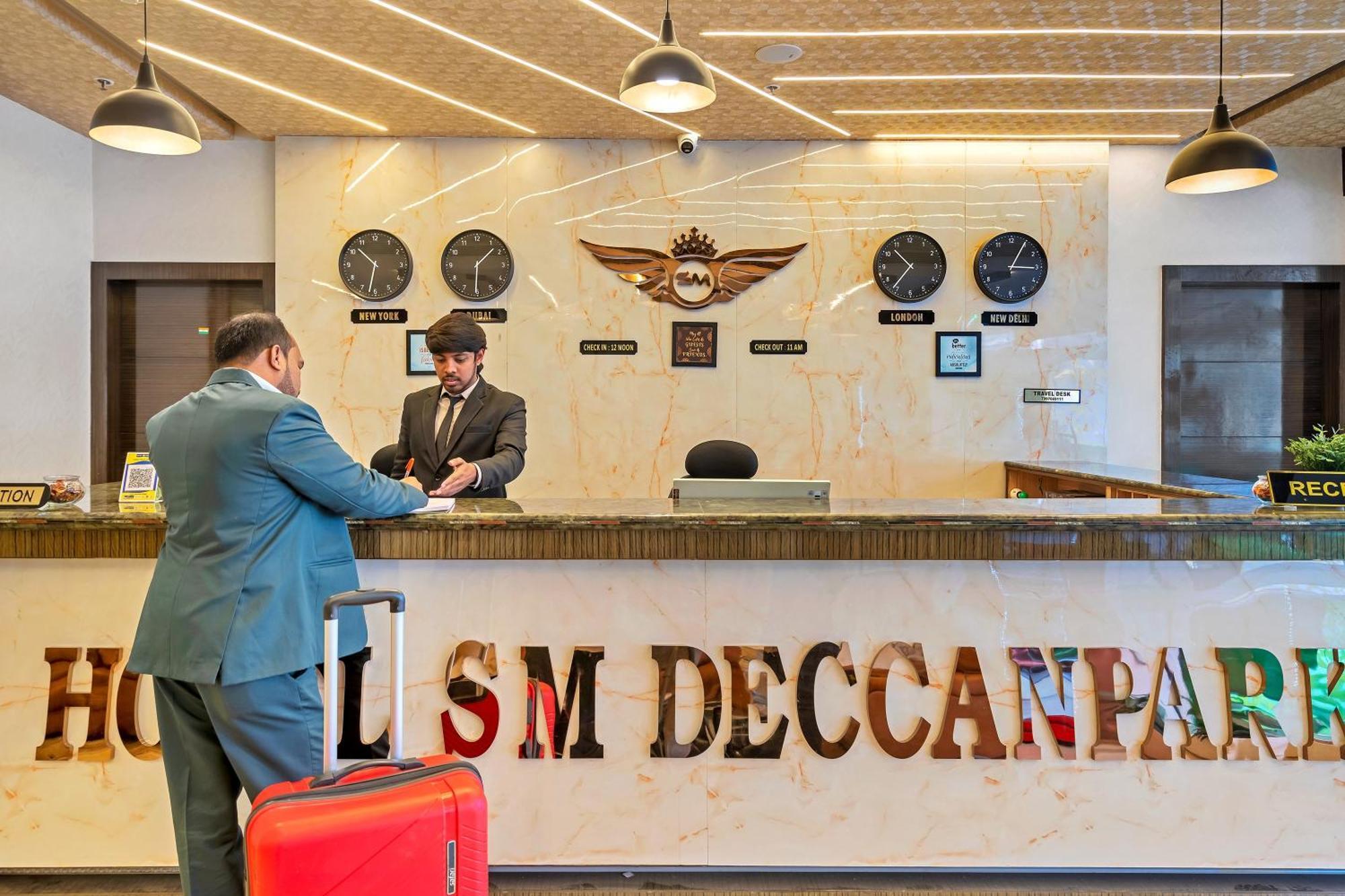 Hotel Sm Deccan Park Shamshabad Bagian luar foto