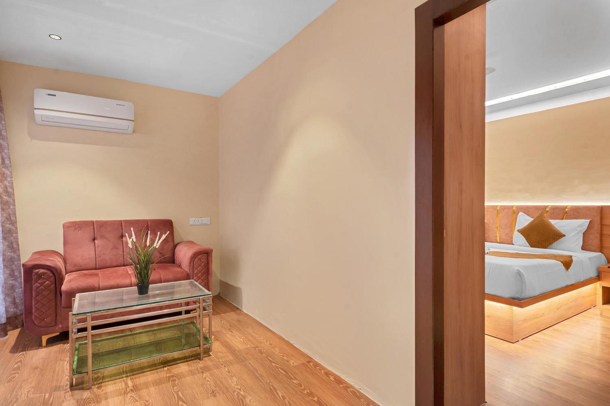 Hotel Sm Deccan Park Shamshabad Bagian luar foto