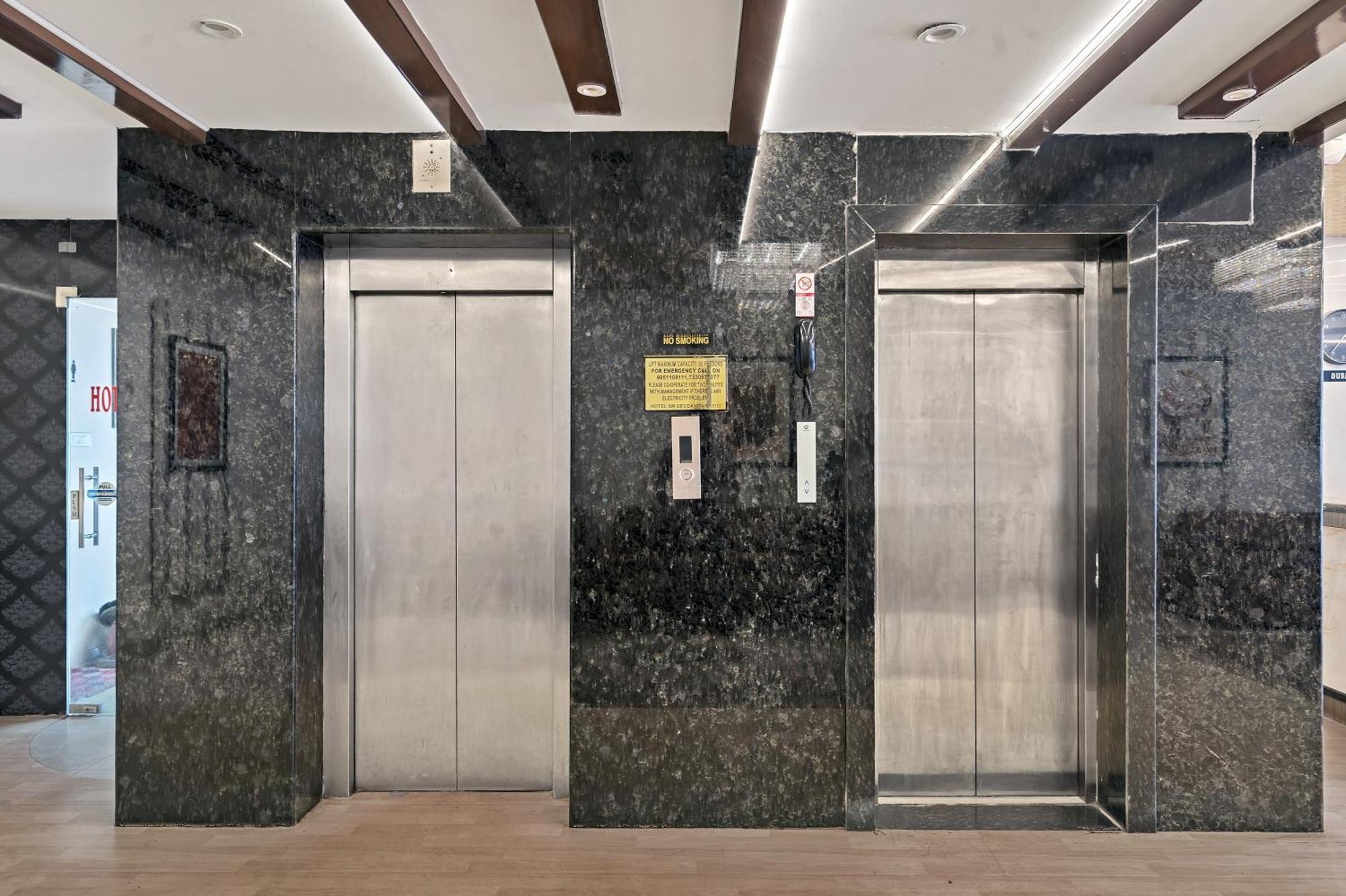 Hotel Sm Deccan Park Shamshabad Bagian luar foto