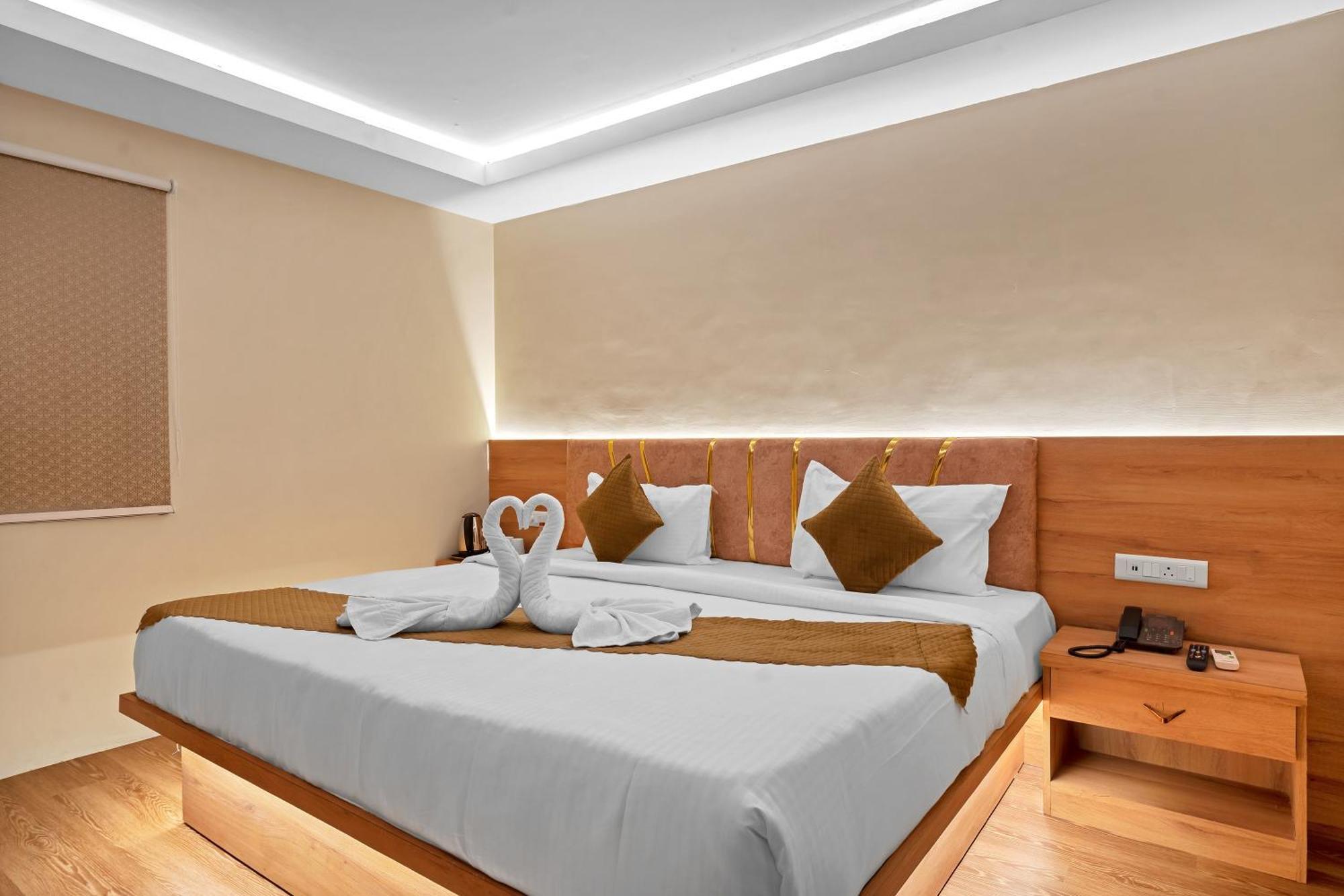 Hotel Sm Deccan Park Shamshabad Bagian luar foto